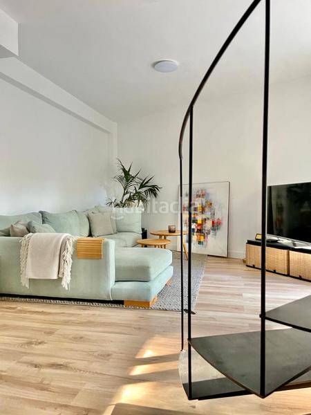 Foto 3c81b8b8-04d5-4153-9819-553939b65d55. Miete zweistöckige wohnung in avenida los pinos 34 in Mairena del Aljarafe