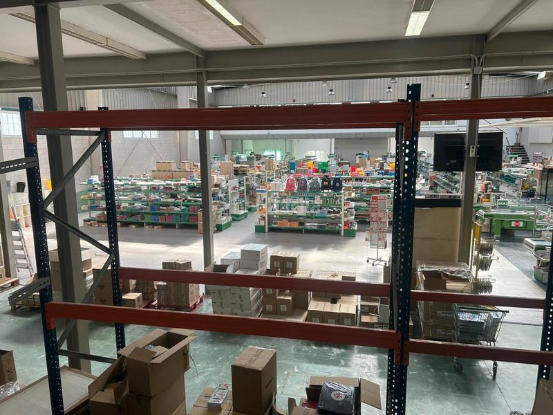 Foto ef8802f0-f047-40c4-a52e-41df82e61530. Location bâtiment à usage industriel dans Pisa Mairena del Aljarafe