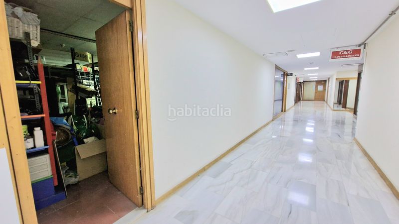 Foto e92adb89-a4bb-41a4-8a48-23862b652ddc. Business premise in avenida san francisco javier 9 in Sevilla