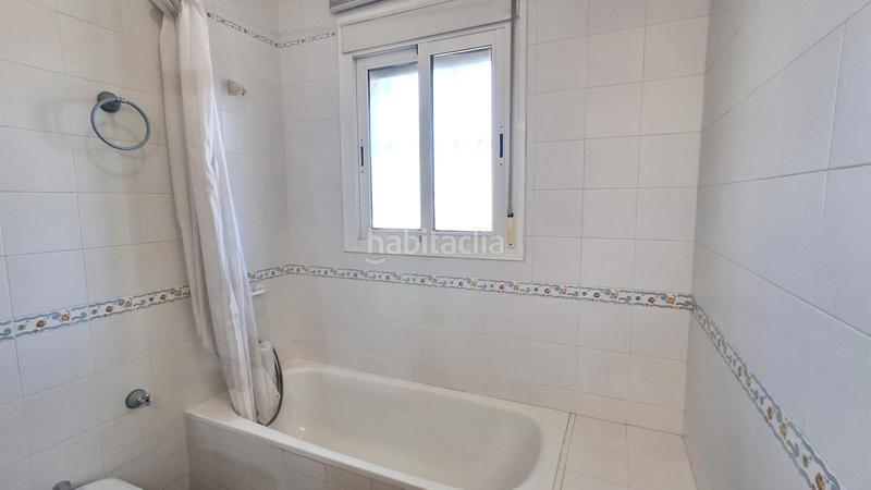 Foto 674290d0-0eb7-415f-b348-d95958e102e0. Casa aparellada amb xemeneia aparcament a Almensilla