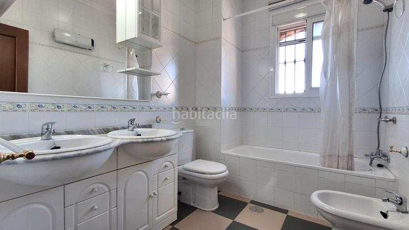 Foto 3e369d84-45be-49ec-8428-f510a7873ed7. Doppelhaus mit kamin parking in Almensilla