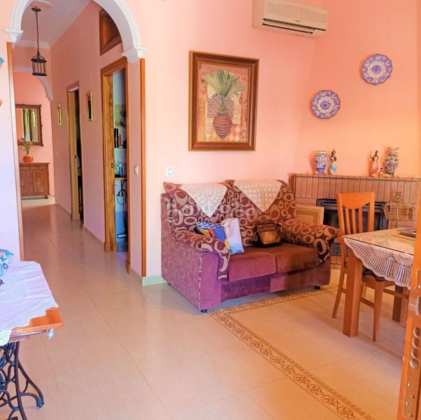 Foto c0b0d052-475a-479c-b273-9b5443e60383. House in calle almería 14 in Montellano