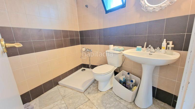Foto 5a2c7a6f-fcfe-4960-afd8-6a53cd98757c. Casa adossada amb xemeneia aparcament piscina a Simon Verde Mairena del Aljarafe