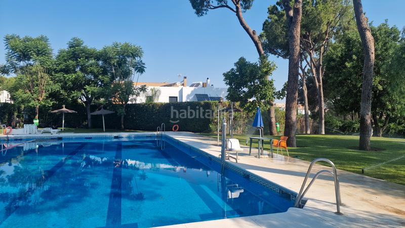Foto 6ce175fd-92bd-4fed-8275-781ed6d03e02. Casa adossada amb xemeneia aparcament piscina a Simon Verde Mairena del Aljarafe