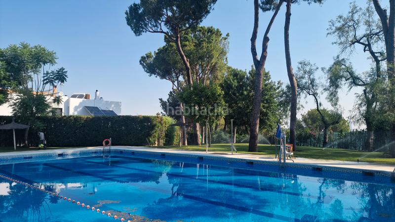 Foto c3ca23d7-59d2-498c-8055-59165e1ccfc3. Casa adossada amb xemeneia aparcament piscina a Simon Verde Mairena del Aljarafe