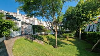 Casa adossada  Avenida los pinos. La casa que buscas para hacerla a tu gusto....