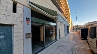 Local Comercial en Calle hacienda 30. Local para entrar