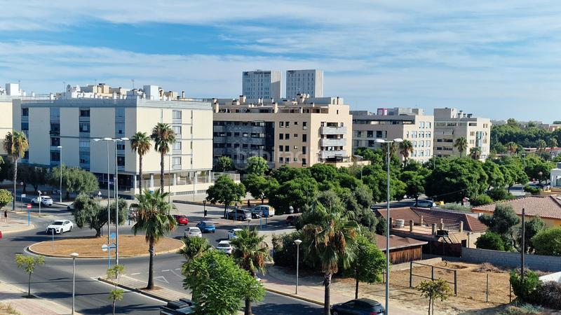 Foto c4c11e23-f8c1-418e-9fb1-0d791f2c3c8b. Piso en Nuevo Bulevar Mairena del Aljarafe