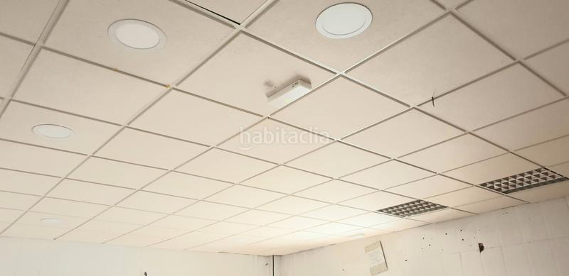 Foto c915d4b7-7c81-4b83-8a4c-f82e51b916ea. Local comercial a calle barcelona 19 a Lepanto Mairena del Aljarafe