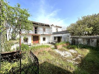 Haus in Trasmiera 970. Casa para reforma integral en ajo gran oportunidad de inversión