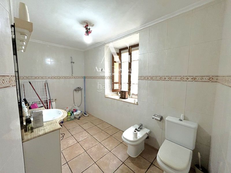 Foto a77be5e2-ff89-4b74-b46c-62082c7636ef. Casa amb aparcament a Peñamellera Baja