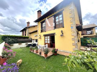 Maison jumelée  Ontoria 269. Chalet adosado con jardín y garaje en vernejo, cabezón de la sal