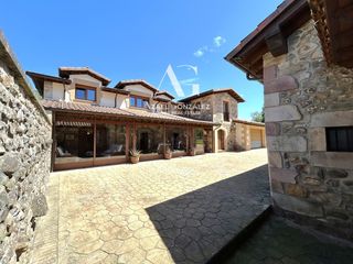 Casa  Gismana 62. Exclusiva casona con dos viviendas independientes y finca de 2.5