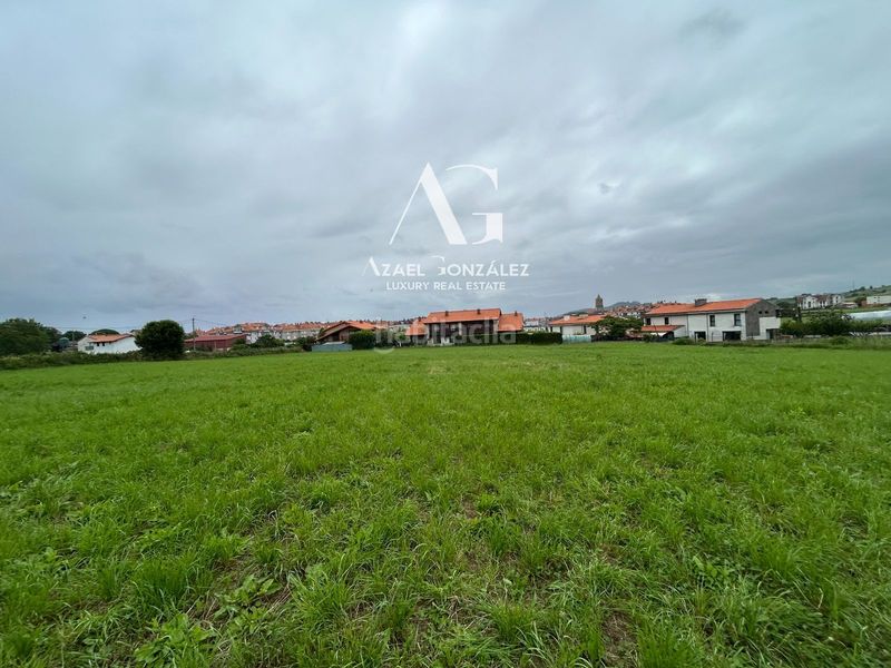 Foto dda72fb5-f7b8-4903-92f0-dfb24db8af9d. Terreny residencial a poligono 10 a Ajo Bareyo