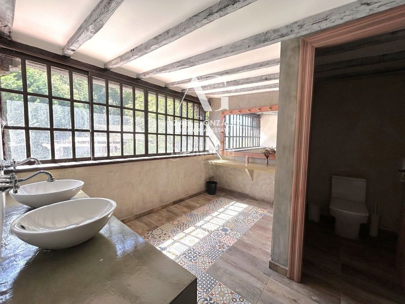 Foto 5d154b2b-92ea-4a4c-88f6-47a575782f39. Casa a cos 5 a Mazcuerras