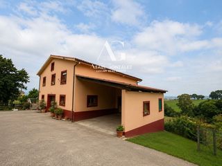 Haus  Viernoles 315. Impresionante casa independiente de más de 500 m con finca de 4.