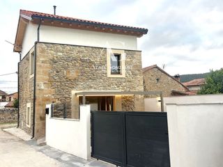 Casa  Ontoria 152. Casa con jardín en ontoria, junto a cabezón de la sal