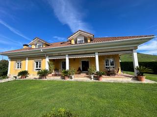 Maison à Suances. Casa independiente en hinojedo