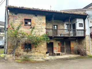Masia a Rionansa. Casa de pueblo en cosío