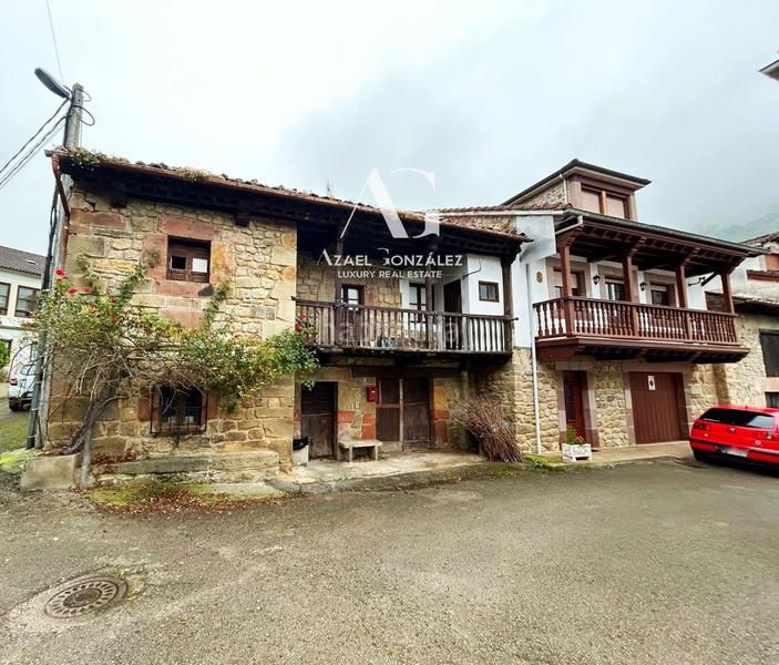 Foto a2ba4535-b543-4208-8072-eeb37dd1a017. Casa adosada casona para reformar en cosío en Rionansa
