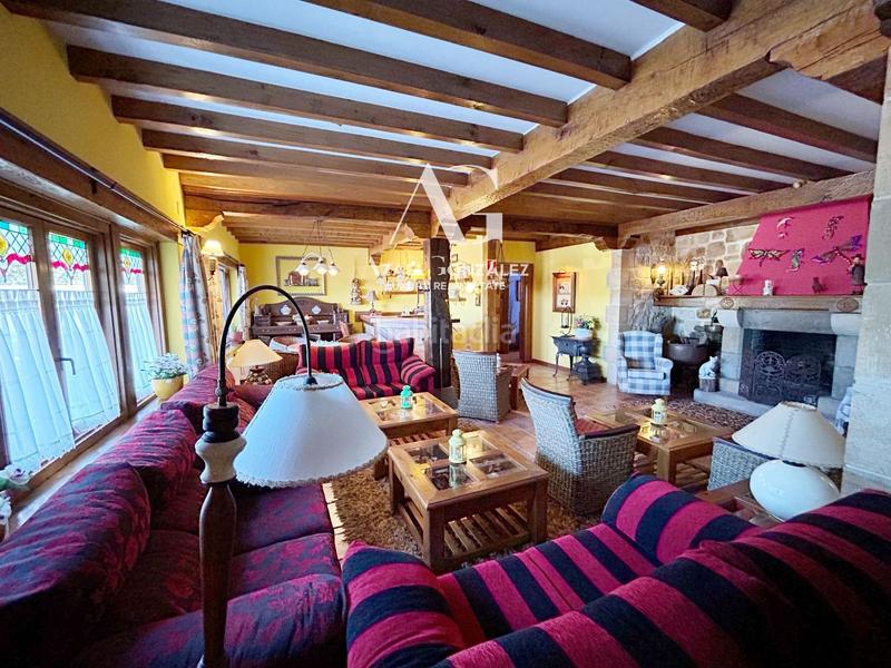 Foto 0a39ab9f-e518-4273-8bd8-2e9aebac3157. Edificio villa de lujo en Santillana del Mar