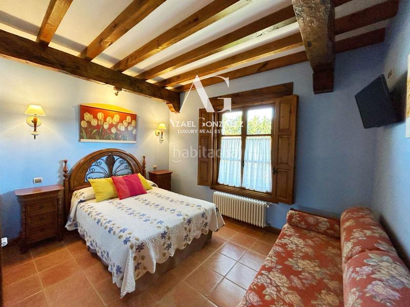 Foto 4f76dbff-a79a-48b6-8bde-811c3f402fff. Edificio villa de lujo en Santillana del Mar