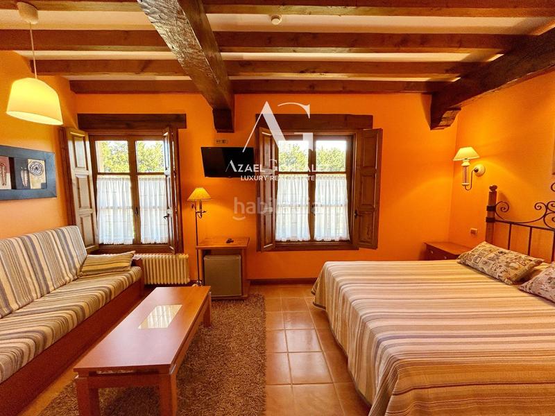 Foto 52a308b9-6345-40a1-8e2e-f6afa485e7a8. Edificio villa de lujo en Santillana del Mar