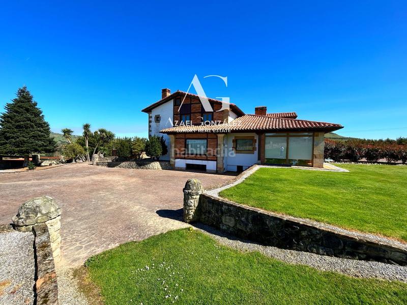 Foto 57e0ac98-686c-49a7-bd92-4d2ebdfcb52f. Edificio villa de lujo en Santillana del Mar