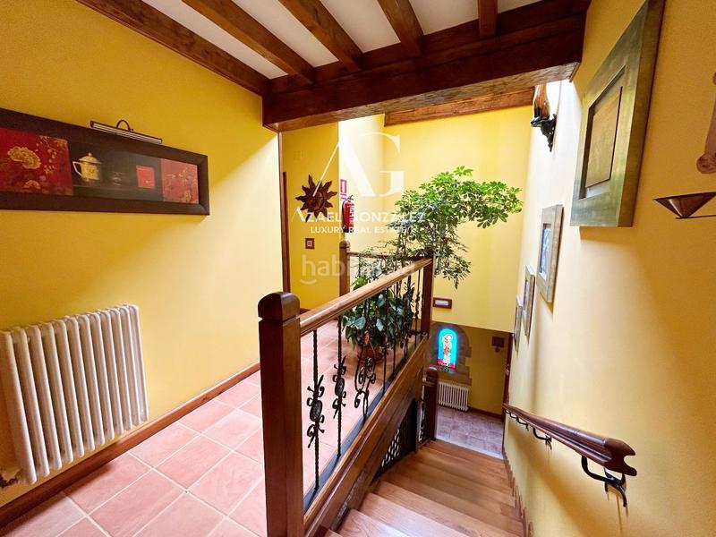 Foto 63429ffd-e779-42ef-8d0b-8e1884b759a0. Edificio villa de lujo en Santillana del Mar