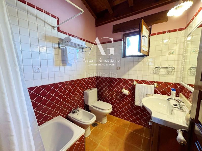Foto ae69507e-a4e3-4032-8661-4fbb3c5edd17. Edificio villa de lujo en Santillana del Mar