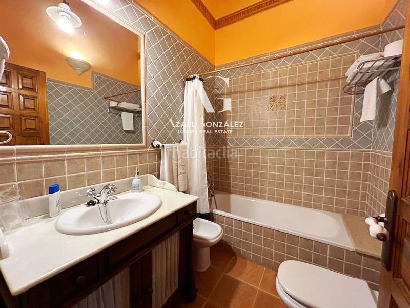 Foto c082f940-f8ae-4cba-8364-fc8121edd995. Edificio villa de lujo en Santillana del Mar