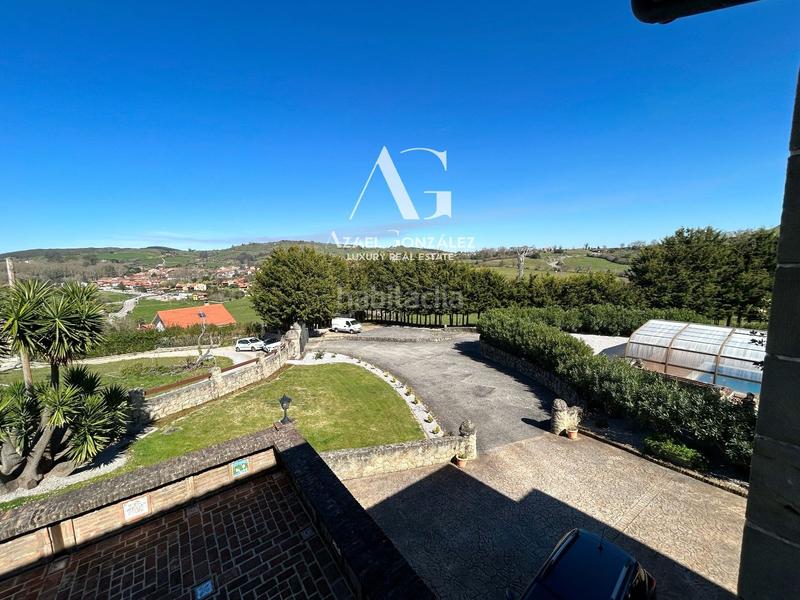 Foto d305ec93-a096-44e5-b7b7-b7b982183066. Edificio villa de lujo en Santillana del Mar