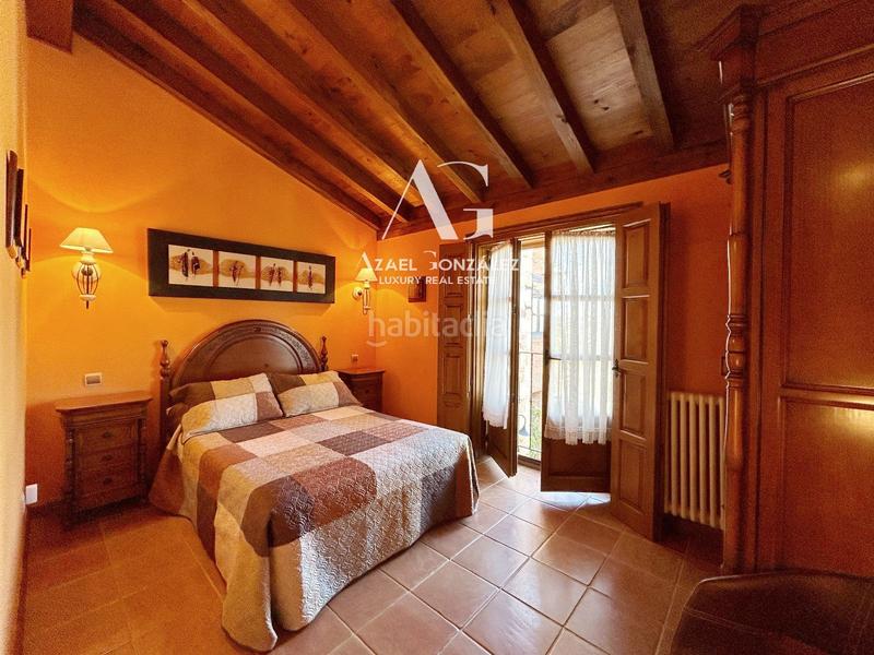 Foto f837d97d-a7e6-4f32-9f35-3ebff6e70e7a. Edificio villa de lujo en Santillana del Mar