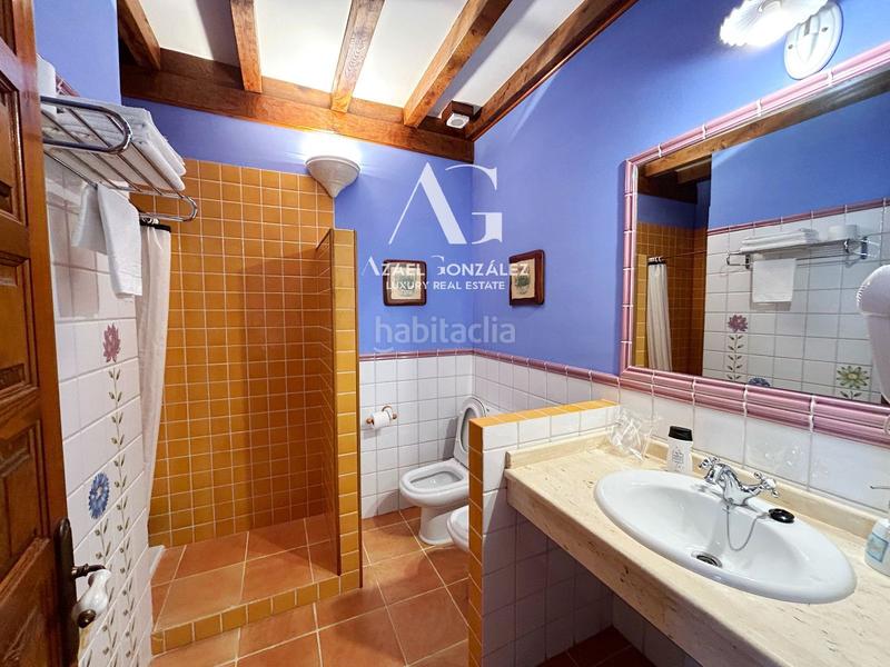 Foto fa10662d-6579-4199-bf40-8529df44455b. Edificio villa de lujo en Santillana del Mar