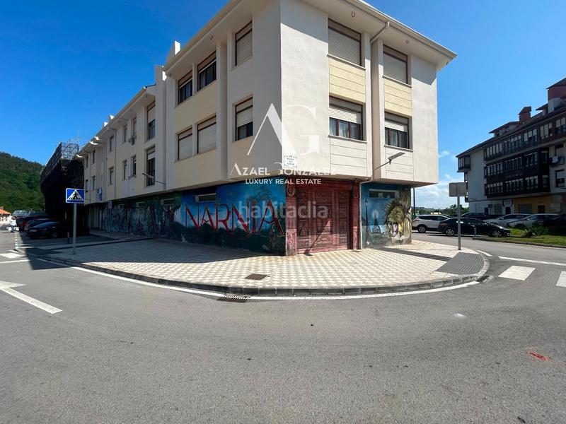 Foto 2c270c05-42f3-47e8-a94c-6843b0286708. Local commercial dans Cartes