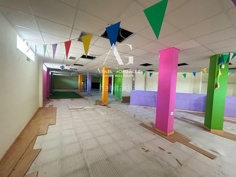 Foto 4a4c0dbd-3444-43c4-894f-fb0be1d1d3ac. Local commercial dans Cartes