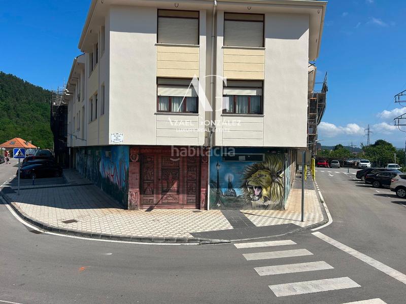 Foto f68d5321-2be2-4836-90bf-10507b31859e. Local commercial dans Cartes