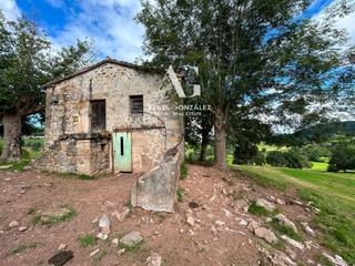 Xalet  Esles. Parcela con cabaña en esles