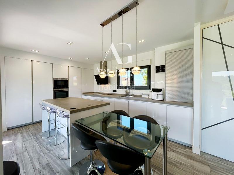 Foto 3a58ab37-7e5e-49da-9035-b1a00b3697e2. Xalet amb calefacció aparcament a Alisal - San Román Santander