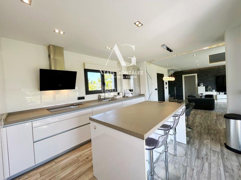 Foto a3f8424a-b99a-467b-a140-8c3941258031. Xalet amb calefacció aparcament a Alisal - San Román Santander