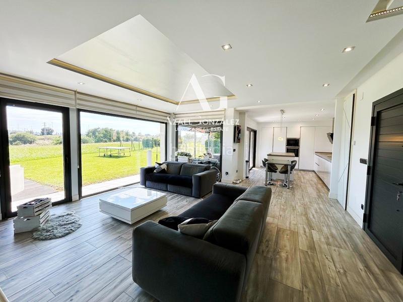 Foto d96d7c9d-3a07-4d81-bed6-17a6807b1ad2. Xalet amb calefacció aparcament a Alisal - San Román Santander