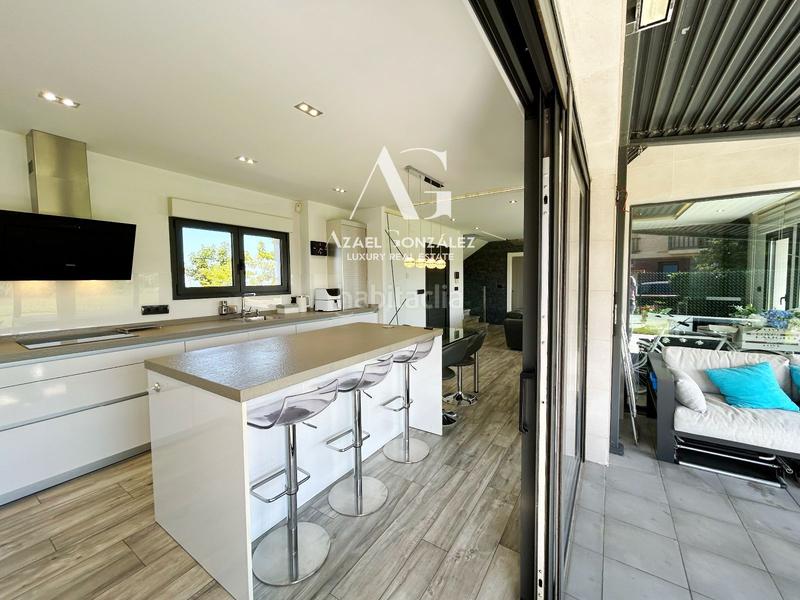 Foto e7c26a10-1d14-4eff-80c7-2175694db638. Xalet amb calefacció aparcament a Alisal - San Román Santander