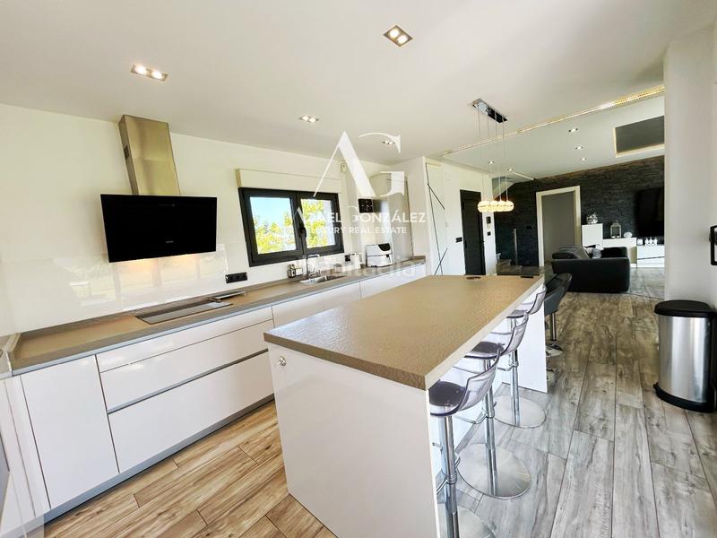 Foto f76d5631-5919-4af8-97c1-1a68ee394e12. Xalet amb calefacció aparcament a Alisal - San Román Santander