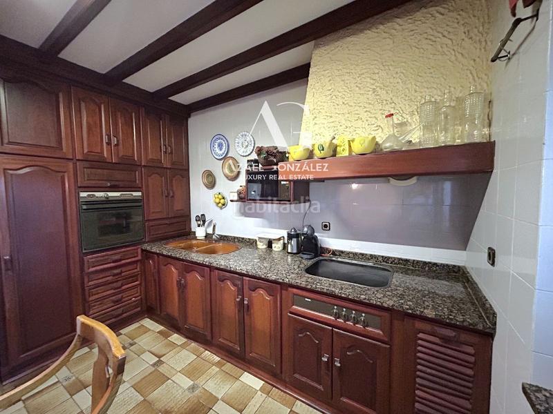 Foto c4411cd5-452c-4734-9d5f-52edca378880. Casa amb calefacció aparcament a Sierrapando Torrelavega