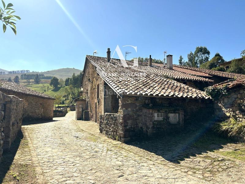 Foto 60719058-74e1-4f4b-9b5c-806af04a1ca3. Casa adossada a Cabuérniga