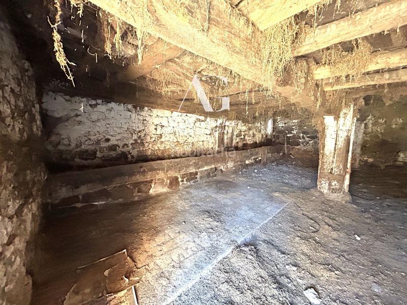 Foto fab62f44-619e-42f8-b011-63b83649563b. Casa adossada a Cabuérniga