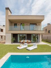 Casa en Pals. Casa aïllada amb piscina privada al cor del poble de pals