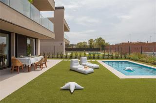 Casa a Pals. Casa aïllada amb piscina privada al cor del poble de pals