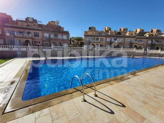 Maison jumelée  Calle canarias. Exclusiva propiedad con piscina comunitaria y vistas espectacula