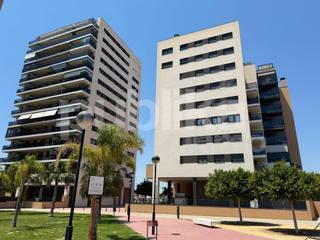 Pis  Carrer alc pepe carratala navarr. Amplio y luminoso piso en campello playa, a solo 800 metros del